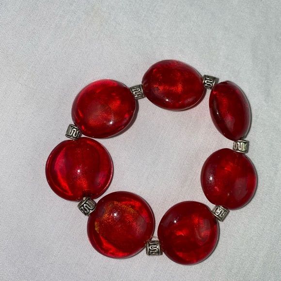 Red bracelet - Picture 1 of 3